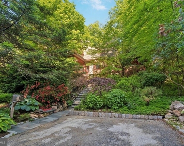 626 Lakeside Avenue - Photo Thumbnail 21
