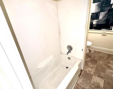 1403 E Derry Road - Photo Thumbnail 2
