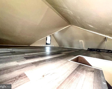 1403 E Derry Road - Photo Thumbnail 4