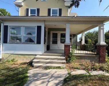 1403 E Derry Road - Photo Thumbnail 8