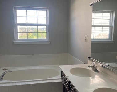 118 Madison Way - Photo Thumbnail 23