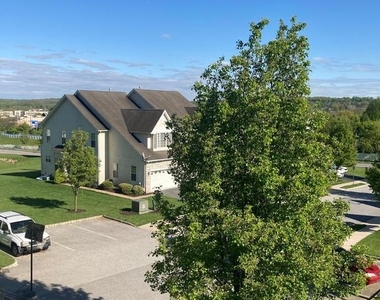 118 Madison Way - Photo Thumbnail 5