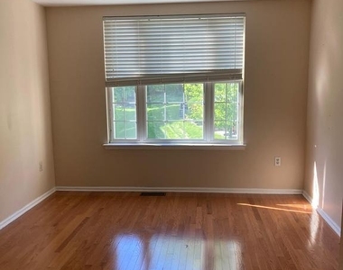 118 Madison Way - Photo Thumbnail 28