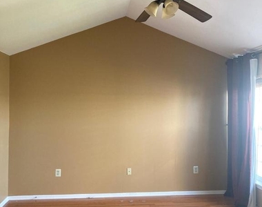 118 Madison Way - Photo Thumbnail 25