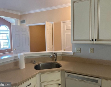 118 Madison Way - Photo Thumbnail 14