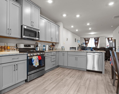 108 Annapolis Street - Photo Thumbnail 7