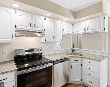 224 Suffolk Road - Photo Thumbnail 4