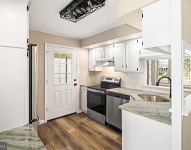 224 Suffolk Road - Photo Thumbnail 3