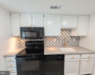34 Hermitage Drive - Photo Thumbnail 12