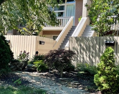 29 Oscar Hammerstein Way - Photo Thumbnail 2