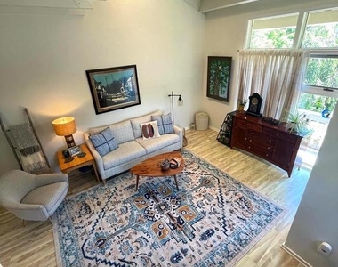 29 Oscar Hammerstein Way - Photo Thumbnail 4