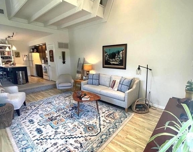 29 Oscar Hammerstein Way - Photo Thumbnail 7