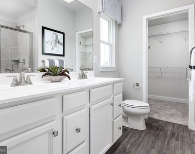 8212 Goldstone Court - Photo Thumbnail 7