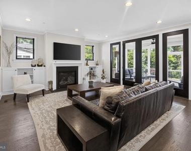 6106 Swansea Street - Photo Thumbnail 13