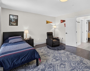 6106 Swansea Street - Photo Thumbnail 24