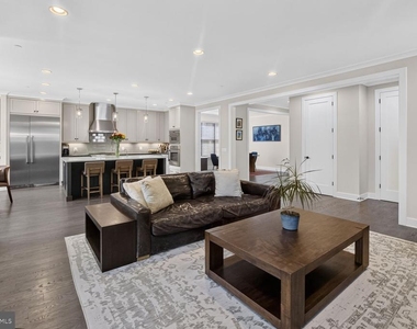 6106 Swansea Street - Photo Thumbnail 12