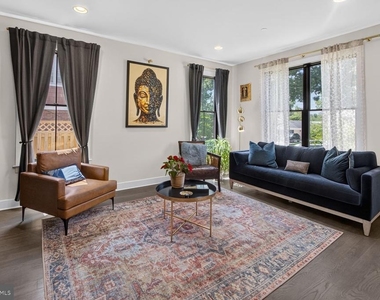 6106 Swansea Street - Photo Thumbnail 2