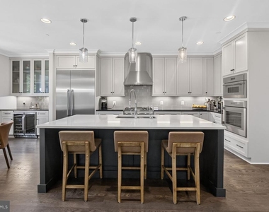 6106 Swansea Street - Photo Thumbnail 8