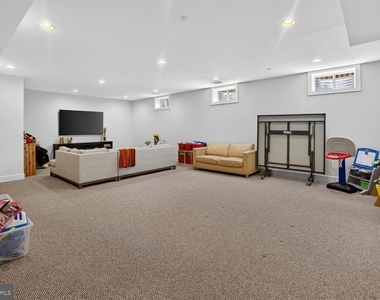 6106 Swansea Street - Photo Thumbnail 35