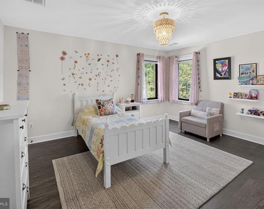 6106 Swansea Street - Photo Thumbnail 21