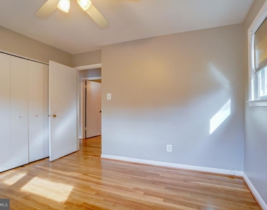 6417 Earlham Drive - Photo Thumbnail 18