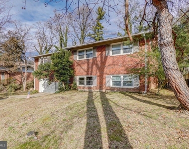 6417 Earlham Drive - Photo Thumbnail 1