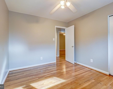 6417 Earlham Drive - Photo Thumbnail 16