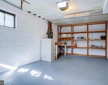 6417 Earlham Drive - Photo Thumbnail 32