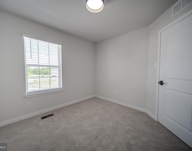 442 Whirl Lane - Photo Thumbnail 24