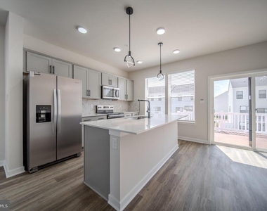 442 Whirl Lane - Photo Thumbnail 3