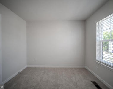 442 Whirl Lane - Photo Thumbnail 27