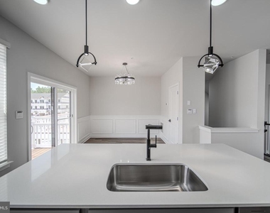 442 Whirl Lane - Photo Thumbnail 5