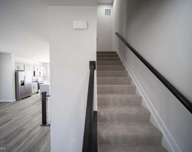 442 Whirl Lane - Photo Thumbnail 16