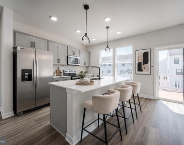 442 Whirl Lane - Photo Thumbnail 2