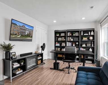 2764 Bridgewater Drive - Photo Thumbnail 4