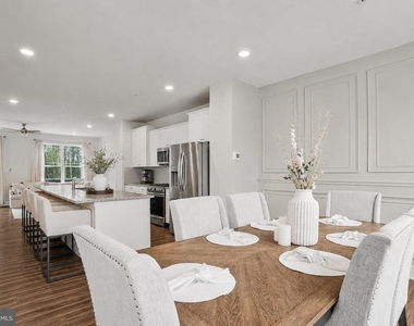 2764 Bridgewater Drive - Photo Thumbnail 10