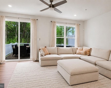 2764 Bridgewater Drive - Photo Thumbnail 13