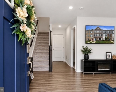2764 Bridgewater Drive - Photo Thumbnail 3