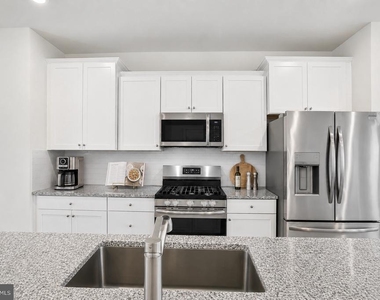 2764 Bridgewater Drive - Photo Thumbnail 6