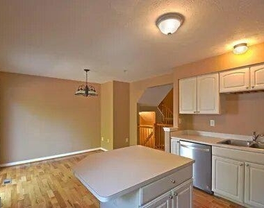 4982 Lockard Drive - Photo Thumbnail 5
