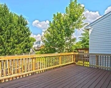 4982 Lockard Drive - Photo Thumbnail 8