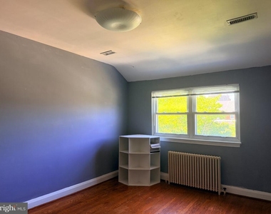 237 Linden Avenue - Photo Thumbnail 12