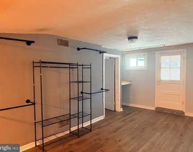 237 Linden Avenue - Photo Thumbnail 9