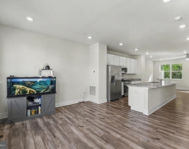 238 Waterstone Rd - Photo Thumbnail 10