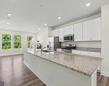 238 Waterstone Rd - Photo Thumbnail 15