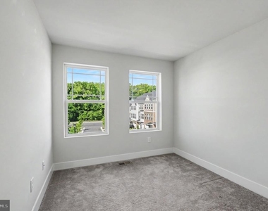 238 Waterstone Rd - Photo Thumbnail 28