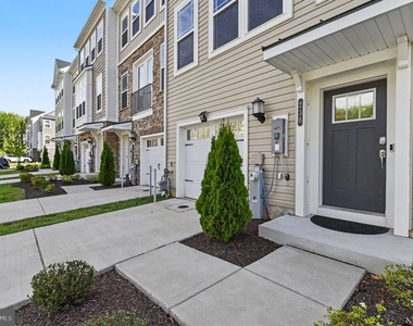 238 Waterstone Rd - Photo Thumbnail 3