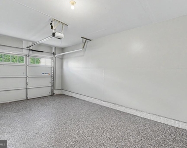 238 Waterstone Rd - Photo Thumbnail 9
