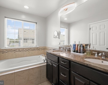 9364 Paragon Way - Photo Thumbnail 20