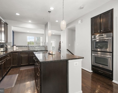 9364 Paragon Way - Photo Thumbnail 9